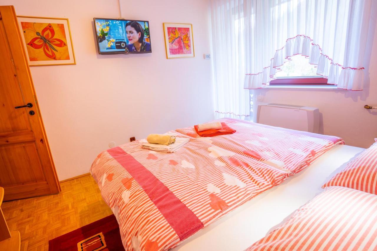 Apartman Mavrica *