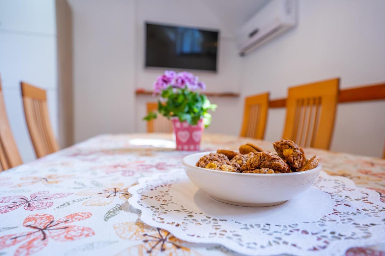 Apartman Mavrica *